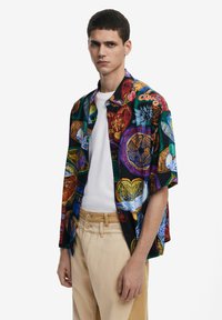 Desigual - SHORT-SLEEVE WITH FRUITS - Shirt - black Thumbnail Image 1