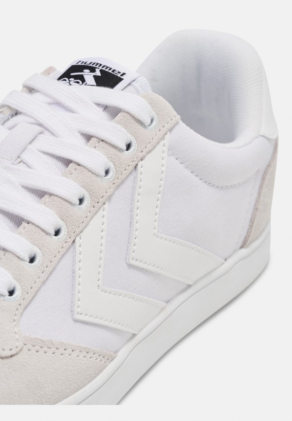 SLIMMER STADIL TONAL LOW - Trainers4