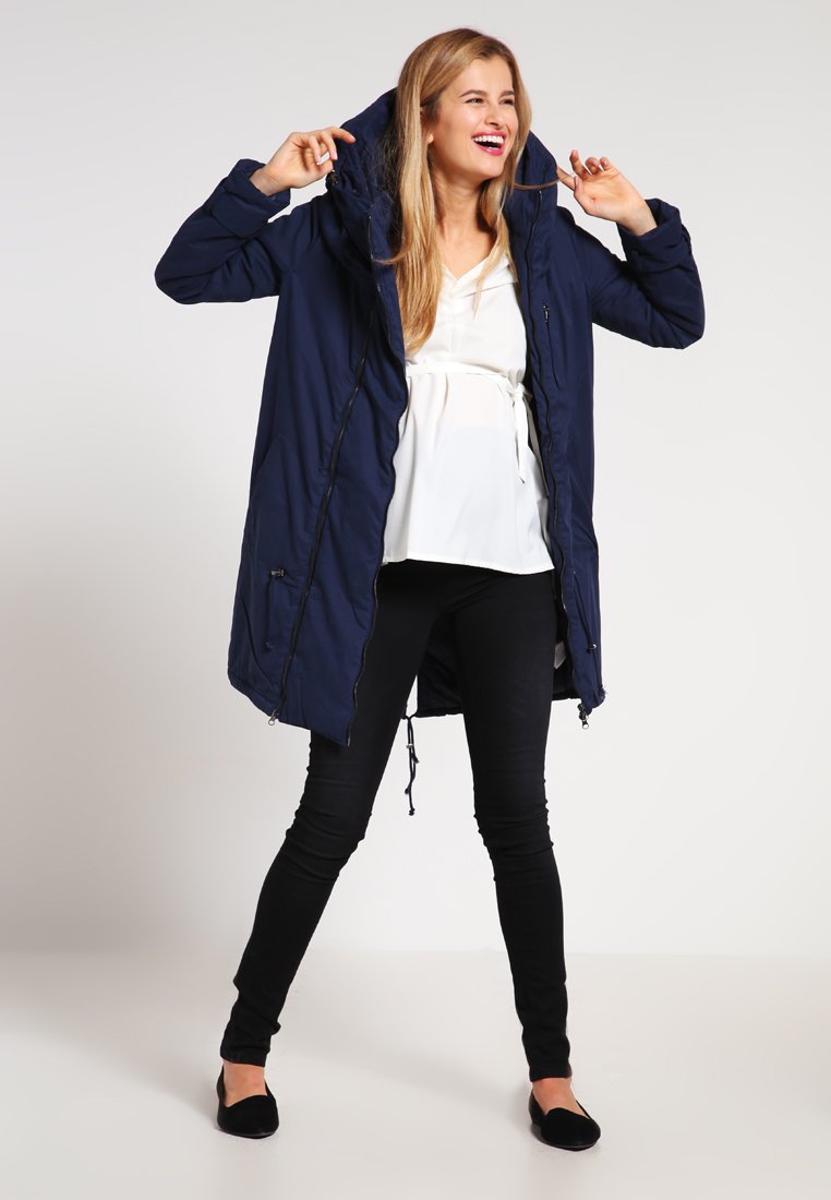 MAMALICIOUS NEW TIKKA Vinterkåpe frakk navy blazer MAMALICIOUS MLSHELLA 3IN1 TIKKA - Kort kåpe / frakk - navy blazer
