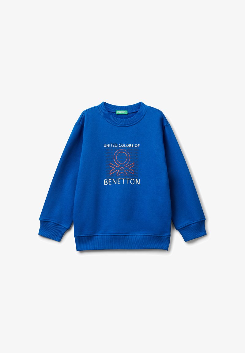 Niebieski longsleeve z kapturem z napisem "United Colors of Benetton" oraz logo umieszczonym na środku klatki piersiowej, ze ściągaczami przy mankietach i dolnym brzegu.