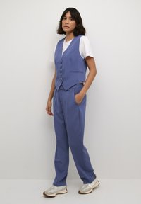 Kaffe KASAKURA - Weste - blue indigo