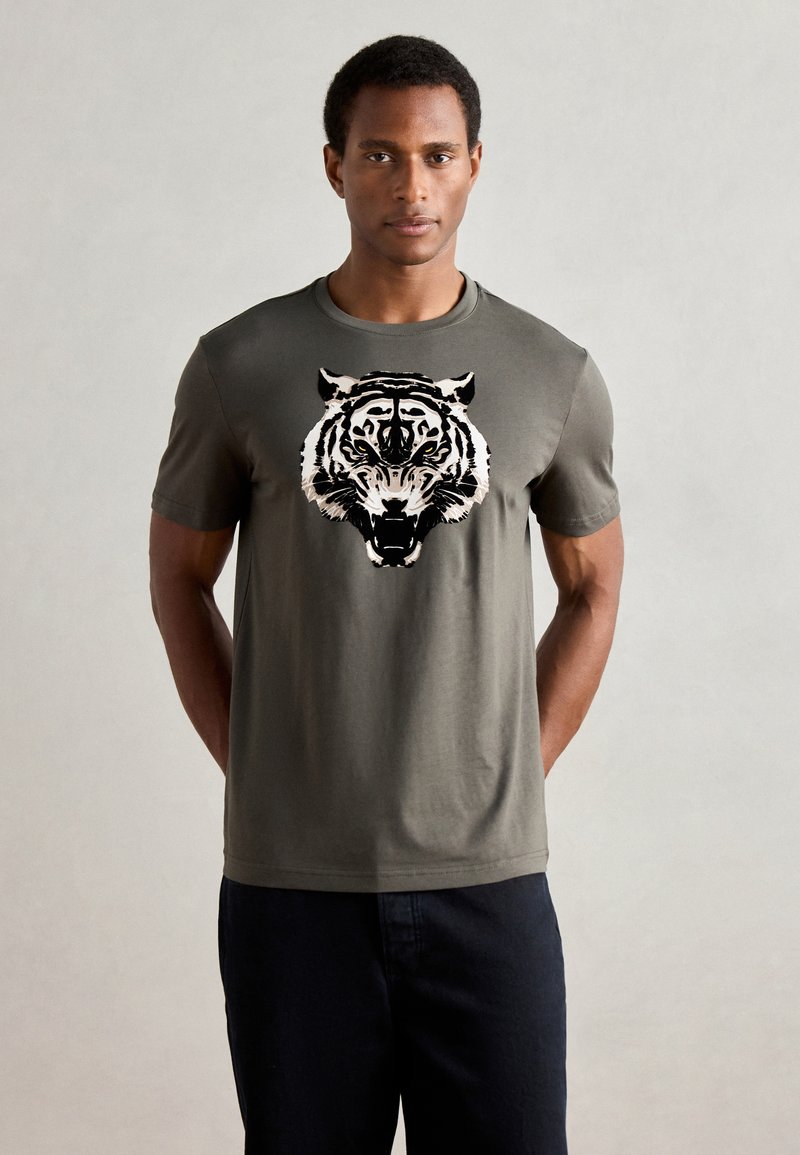 Antony Morato REGULAR FIT WITH MATT AND FLOCK - Tricou cu imprimeu - green