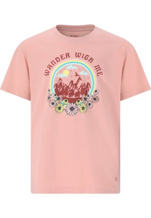 Lyserød bomulds t-shirt med rund halsudskæring, prydet med et grafisk design af bjerge, en regnbue og blomster, med teksten "Wander With Me."