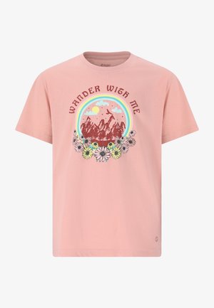 Lyserød bomulds t-shirt med rund halsudskæring, prydet med et grafisk design af bjerge, en regnbue og blomster, med teksten "Wander With Me."
