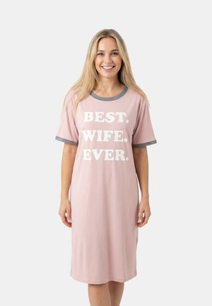 BEST WIFE EVER - Yöpaita - best wife ever salmon