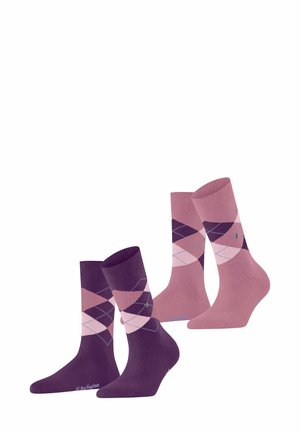 Deux paires de chaussettes exposées : une en violet profond avec un motif géométrique losange rose, et l'autre en rose uni doux.