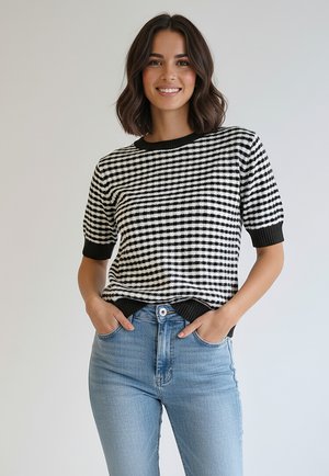 - T-shirt z nadrukiem