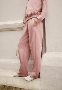 Self. PETITE FIT  - Treniņtērpa apakšdaļas - pink