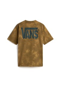Brun tie-dye t-shirt med stort blåt "VANS" logo på ryggen. Korte ærmer, rund hals og blødt bomuldsstof.
