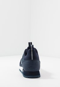 EA7 Emporio Armani LACES UNISEX - Joggesko - navy