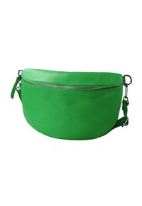 Groene leren tas met een afgeronde vorm, een gestructureerd oppervlak, een bovenste ritssluiting en een verstelbare riem bevestigd met zilverkleurig beslag.