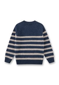Strickpullover mit marineblauem Grundton und cremefarbenen horizontalen Streifen, rundem Halsausschnitt sowie gerippten Bündchen und Saum. Die Textur wirkt weich und warm.