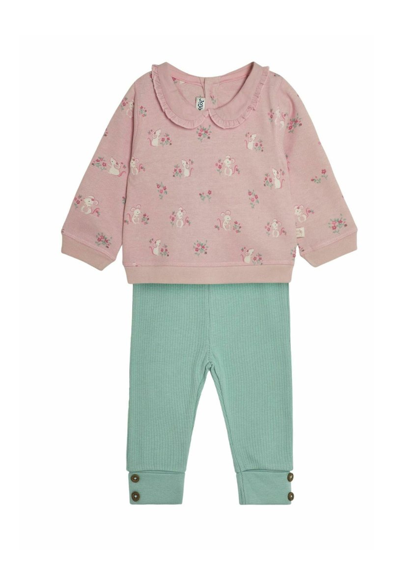 T-shirt à manches longues rose clair avec motif floral de souris et col volants, associé à un legging côtelé vert menthe avec des boutons décoratifs.