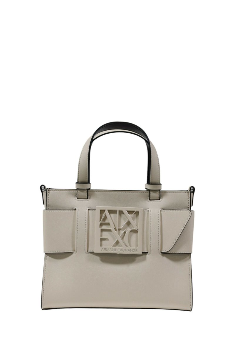Borsa a tracolla sintetica beige con un design strutturato, caratterizzata da un logo prominente sul davanti, due tasche laterali e doppi manici corti.
