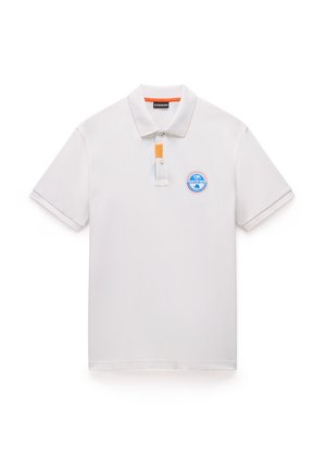 White polo shirt made of smooth fabric, featuring an orange accent on the collar, two buttons, and a blue circular logo on the chest.