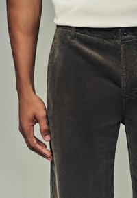 Next Chino - dark khaki