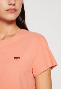 Levi's® THE PERFECT TEE - T-shirt basique - terra cotta