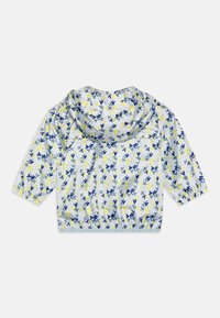 Let undertøj, hættetrøje med et blåt, gult og grønt abstrakt blomstermønster på en hvid baggrund, med elastiske manchetter og kant.