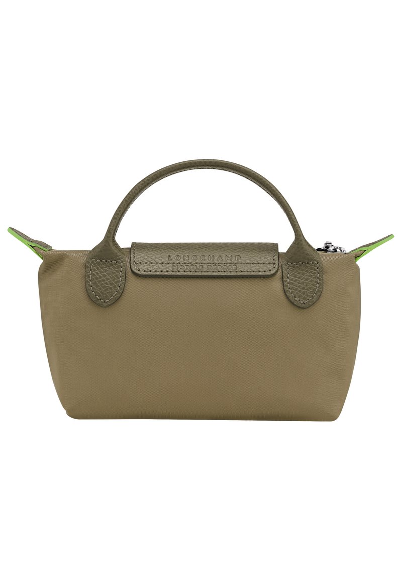 Can You Wash a Longchamp Bag: Essential Cleaning Tips Revealed