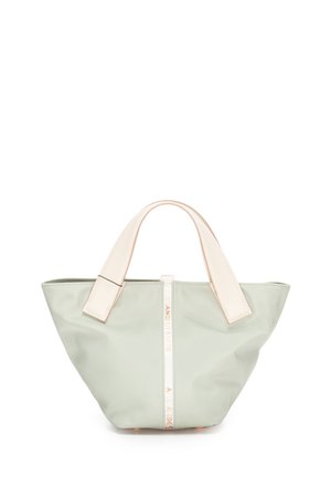 Borsa shopper verde chiaro con ampi manici beige e striscia verticale bianca con la scritta "Alexander and Smith" su sfondo bianco.