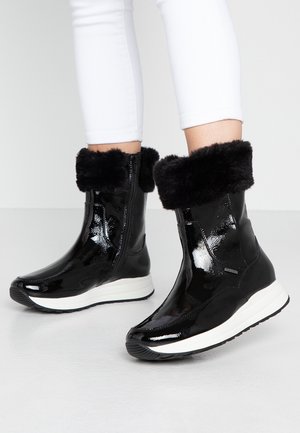 Stiefelette - black