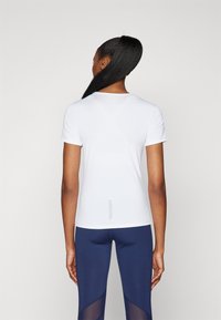 ONLY Play ONPMILA LIFE ON SLIM TEE  - T-shirts - white