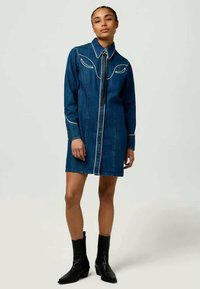 Wrangler PIPED - Τζιν φόρεμα - blue reverie