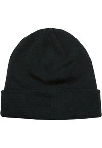 Čierna pletená čiapka s ohnutým okrajom, ktorý má textúrovaný vzor. Mäký, elastický materiál s zaobleným vrchom.