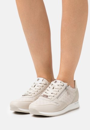 DJANA - Sneakersy niskie - sand
