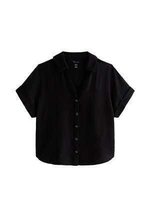 Camisa negra de manga corta con botones, cuello y puños enrollados, ajuste holgado, tela ligera.