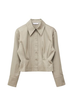 Beige cropped blouse met knopen, lange mouwen, brede kraag en geplooide details aan de voorkant.