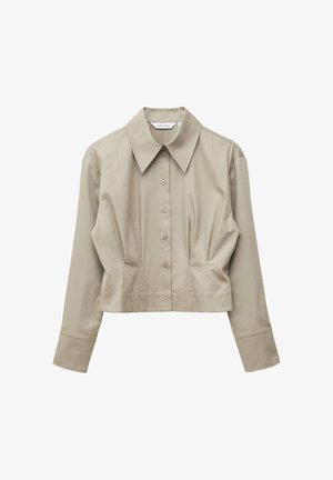 Beige cropped blouse met knopen, lange mouwen, brede kraag en geplooide details aan de voorkant.