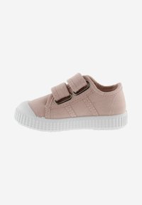 Sneaker per bambini di colore rosa chiaro con suola e punta in gomma bianca, dotata di due cinturini regolabili in Velcro su uno sfondo bianco semplice.