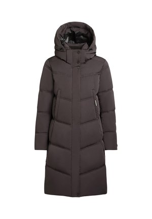 Abrigo tipo puffer largo de color marrón oscuro con capucha, que presenta un diseño acolchado, botones frontales y dos bolsillos laterales. Textura sintética suave.