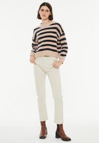 System Action Pulover - beige
