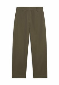 Un pantalon vert olive en tissu lisse. Design à jambe droite avec passants de ceinture et devant plat. Aucun motif ou accent visible.
