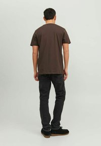 Jack & Jones JJE TEE  O-NECK  - T-shirt - bas - seal brown