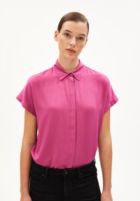 ARMEDANGELS LARISAANA - Hemdbluse - crushed berry