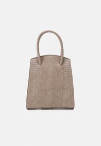 Borsa in ecopelle di serpente color taupe con due manici arrotondati e forma trapezoidale su uno sfondo bianco.