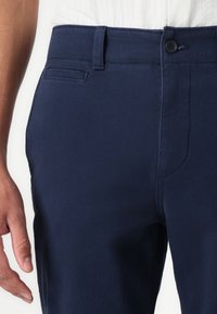 Thumbnail Image 7
