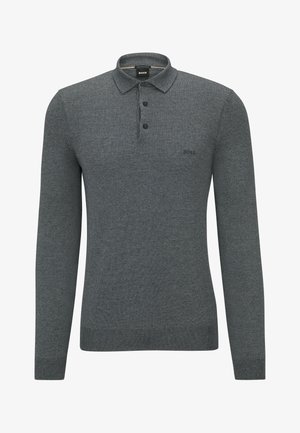 Siva dolgi rokav polo majica izdelana iz mehkega, teksturiranega materiala s ovratnikom, zapenjanjem na tri gumbe in diskretnim logotipom na prsih.