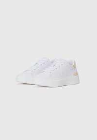 Tommy Hilfiger CHIC - Sportbačiai - white