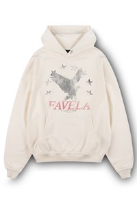 Cremefarbener Hoodie mit Kängurutasche, verziert mit einer silbernen Grafik eines Adlers, umgeben von Sternen, und dem Wort "FAVELA" in Pink.