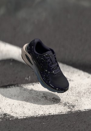 STRUCTURE 26 SE - Zapatillas running asfalto - cave purple/black/metallic dark grey/silt red/metallic silver-coloured