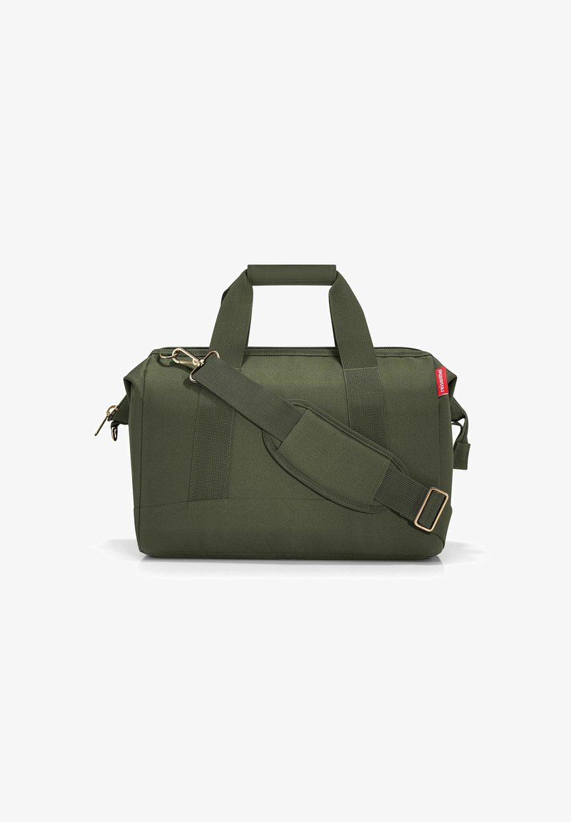 Borsa da viaggio in tessuto verde oliva con doppi manici, tracolla rimovibile, dettagli in hardware dorato e scomparto principale con zip.