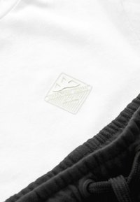 Clarks SET  - REGULAR FIT - Pantaloni sportivi - white black