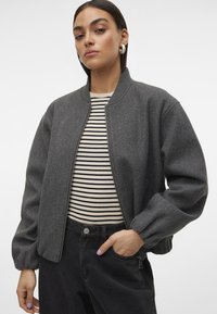 Vero Moda VMPOPBELLA SHORT JACKET - Bombejakke - dark grey
