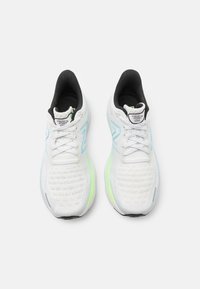New Balance FRESH FOAM X 1080 - Tekaški copati za cesto - white