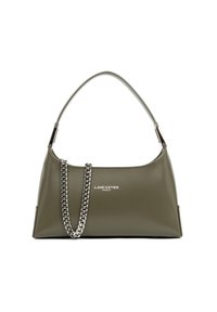 Borsa a tracolla khaki dal design elegante, con una catena argentata e il nome del marchio "Lancaster Paris" impresso sul frontale.