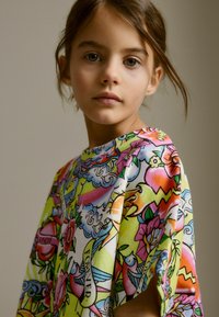 Next BOXY - REGULAR FIT - T-shirts basic - green pink printed